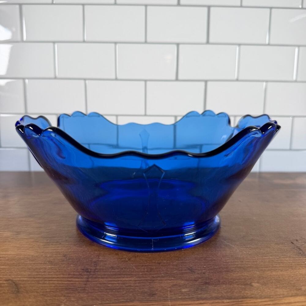 Vintage L.E. Smith Cobalt Blue Mount Pleasant Handled Bowl